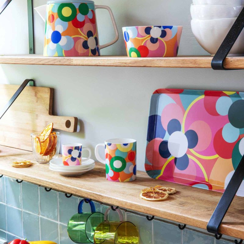 REMEMBER Espressotasse Sushi-Kollektion – farbenfrohe Keramik-Tassen und Kannen mit modernem Blumenmuster im Küchenregal
