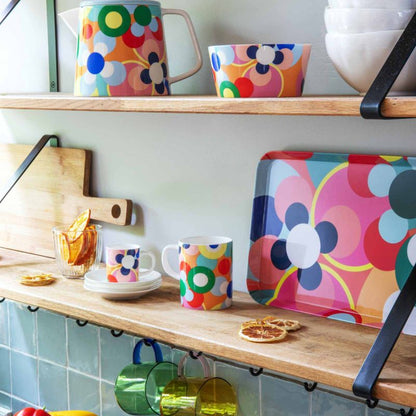REMEMBER Espressotasse Sushi-Kollektion – farbenfrohe Keramik-Tassen und Kannen mit modernem Blumenmuster im Küchenregal
