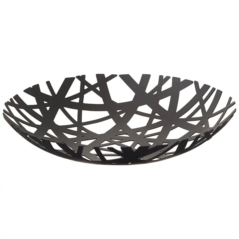 Schwarzer Obstkorb mit Nest-Design aus Metall mit offenem, modernem Design als Freisteller.