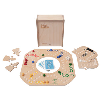 Brändi Dog Box Spielset komplett - Holz Brettspiel mit Spielbrett für 3-6 Spieler, bunten Murmeln Rot Blau Grün Gelb, Spielkarten, Würfel, Spielfiguren und Aufbewahrungsbox - Schweizer Familienspiel Swiss Made
