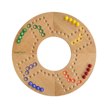 Brändi Dog XL Brettspiel für 4 Spieler - Großes Holz Spielbrett Ø 640mm mit Murmeln in Grün, Gelb, Blau, Rot und Spielkarten - Schweizer Gesellschaftsspiel XXL Swiss Made