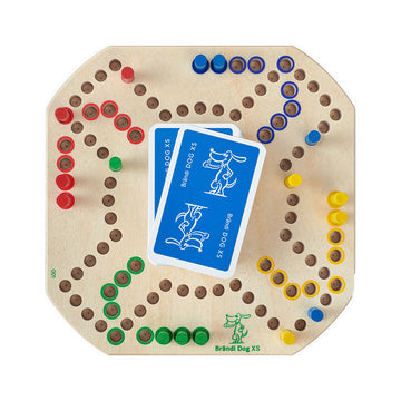 Brändi Dog XS Brettspiel für 4 Spieler - Kompaktes Holz Spielbrett Ø 340mm mit Murmeln in Rot, Blau, Grün, Gelb und Spielkarten - Schweizer Reisespiel Swiss Made