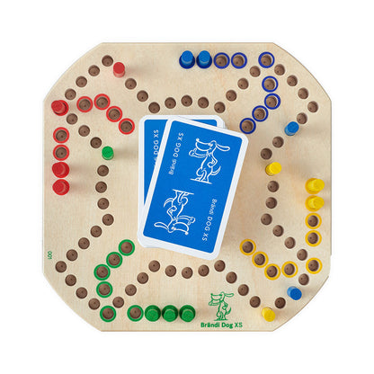 Brändi Dog XS Brettspiel für 4 Spieler - Kompaktes Holz Spielbrett Ø 340mm mit Murmeln in Rot, Blau, Grün, Gelb und Spielkarten - Schweizer Reisespiel Swiss Made