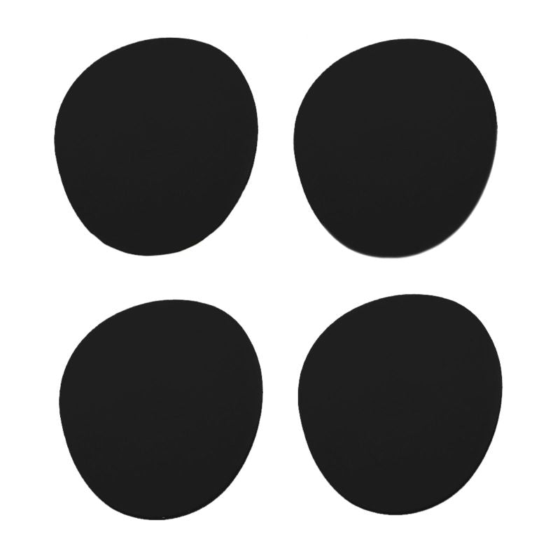 Untersetzer Ruca Stone Coasters von vacavaliente in Farbe Black, 4 Untersetzer in organischer Rundform, freigestellt auf weißem Hintergrund.